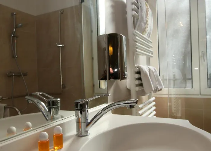 サニー ホテル 2*